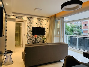 Comfort Apartment | Living room | Flat-screen TV - Apartamento Novo Perfeito na Rua Augusta (São Paulo)