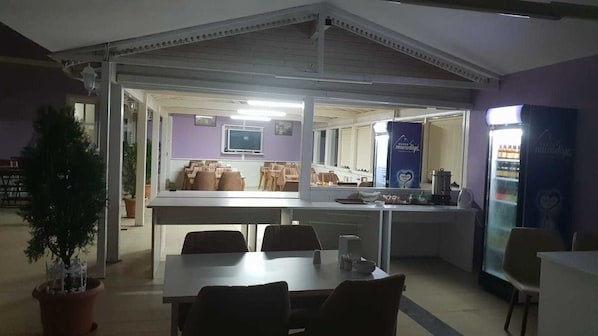 Tägliches inbegriffenes Frühstücksbuffet