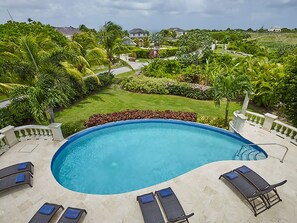 Outdoor pool, pool umbrellas, pool loungers - Royal Westmoreland - Mahogany Drive by Island Villas (Holetown)