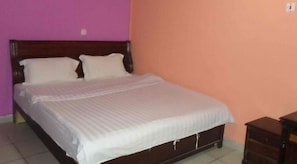 Ropa de cama de alta calidad, wifi gratis y ropa de cama 
