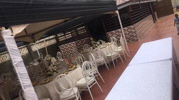 Breakfast, lunch, dinner served; local and international cuisine