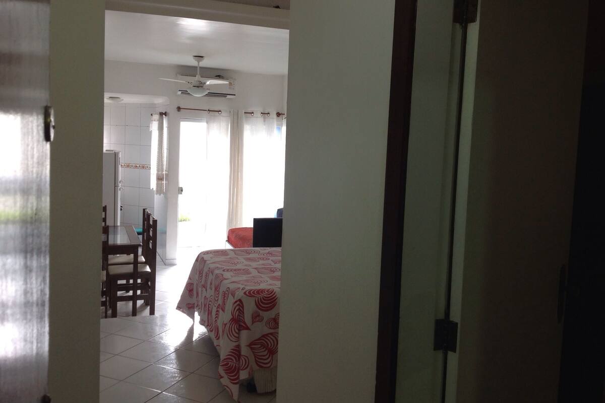 Apartment (Vista para avenida) | WiFi (free), bed sheets