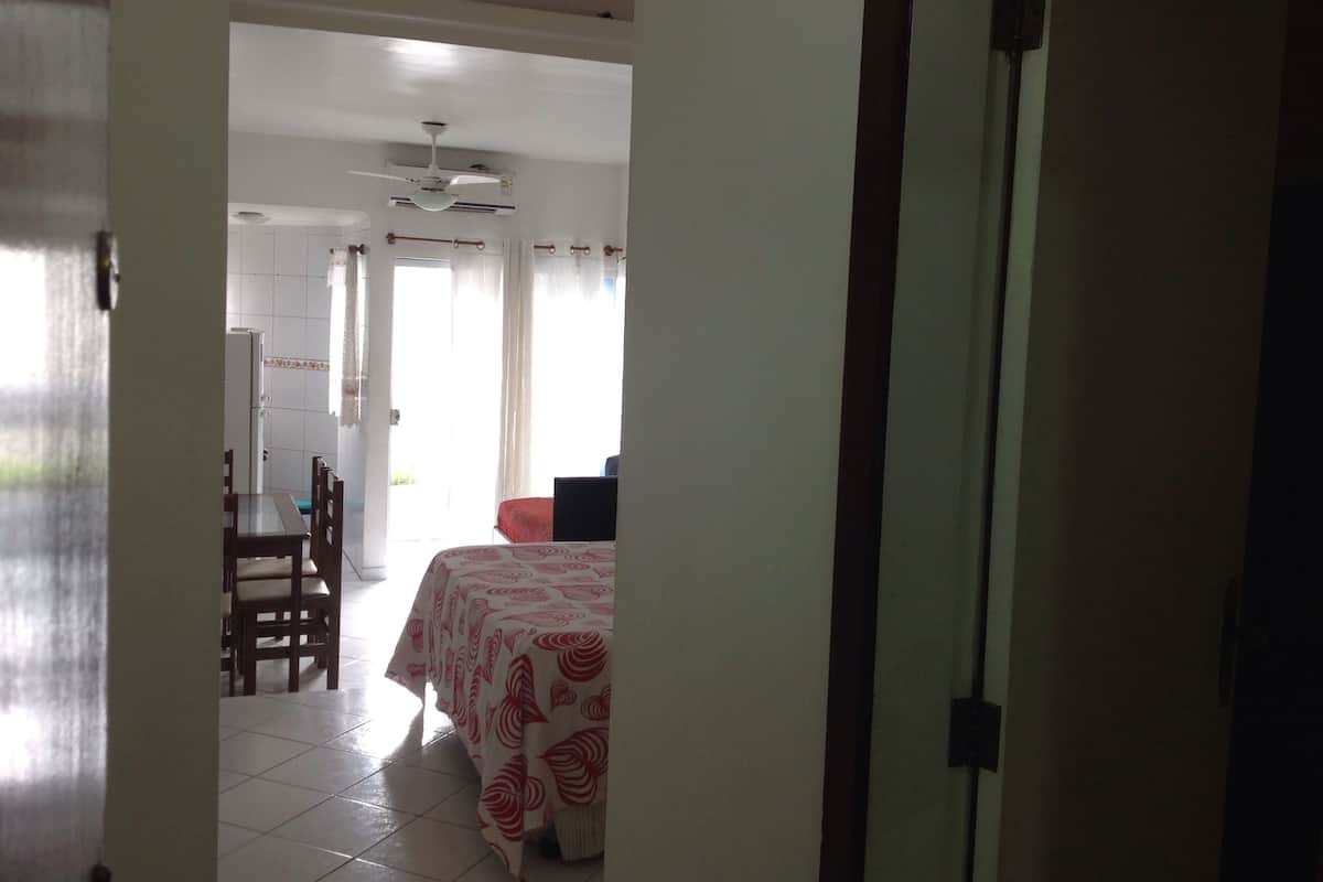 Appartement (Vista para avenida) | Accès au Wi-Fi (inclus), literie fournie