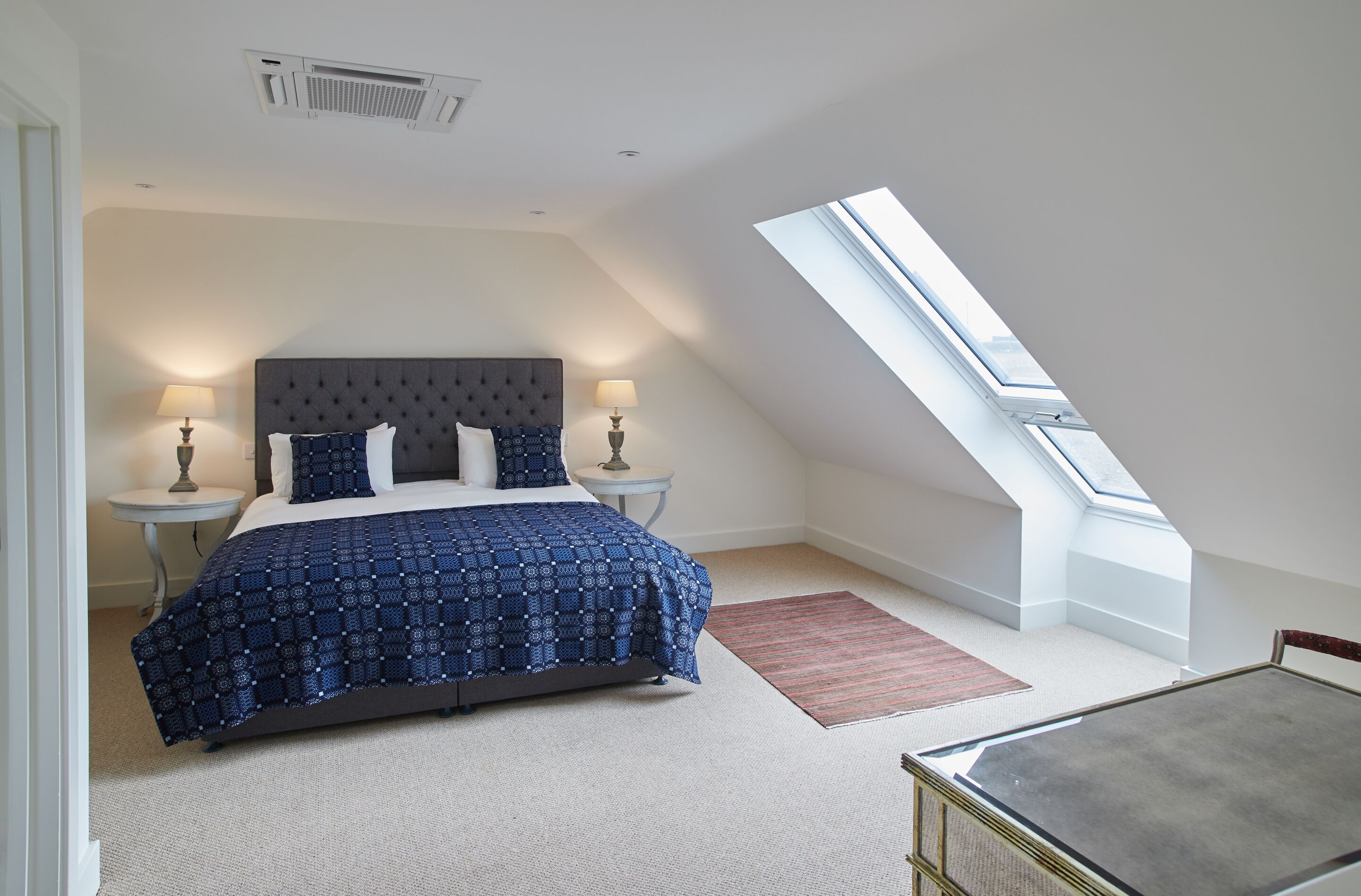 house, ensuite (piglet)