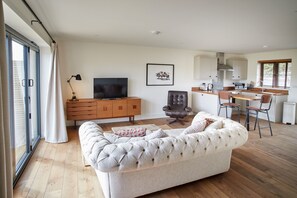 Panoramic House, Ensuite, Courtyard View (PigLet) | Lounge - The Pig Shed Motel (King's Lynn)