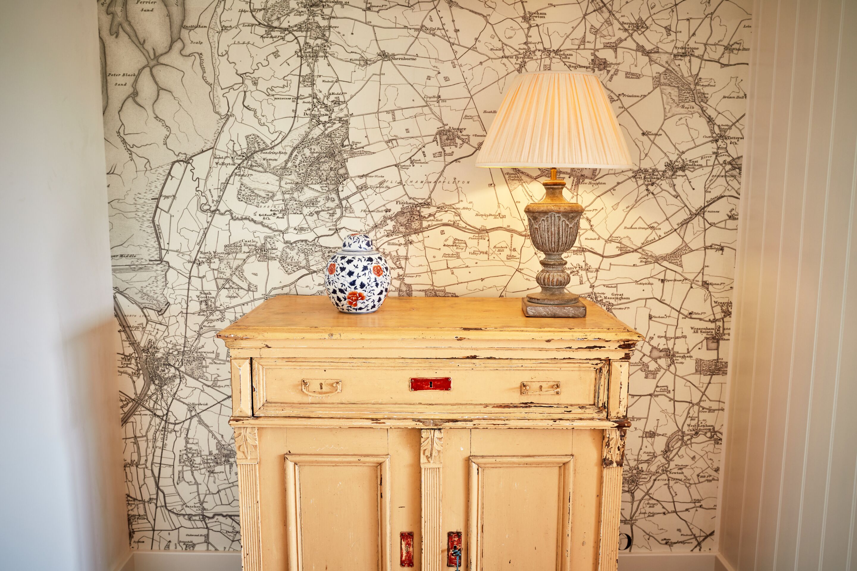 house, ensuite (piglet) | lounge