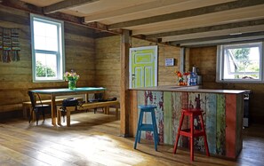 Breakfast area - Casa Apel Hostel (Puerto Varas)