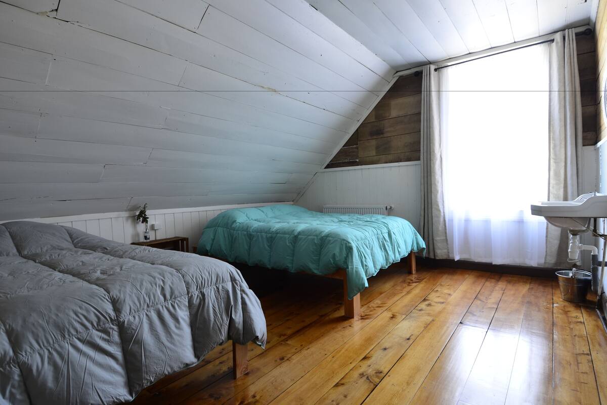 Wifi gratis y ropa de cama