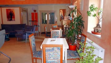 Sauna, Whirlpool, Aromatherapie, Massageanwendungen