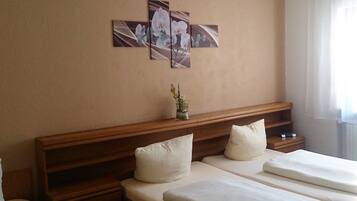 Schreibtisch, schallisolierte Zimmer