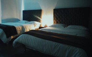 Down duvets, pillow-top beds, desk, free WiFi - Orange Trip (Bogotá)