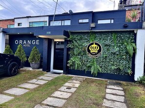 Exterior - Orange Trip (Bogotá)