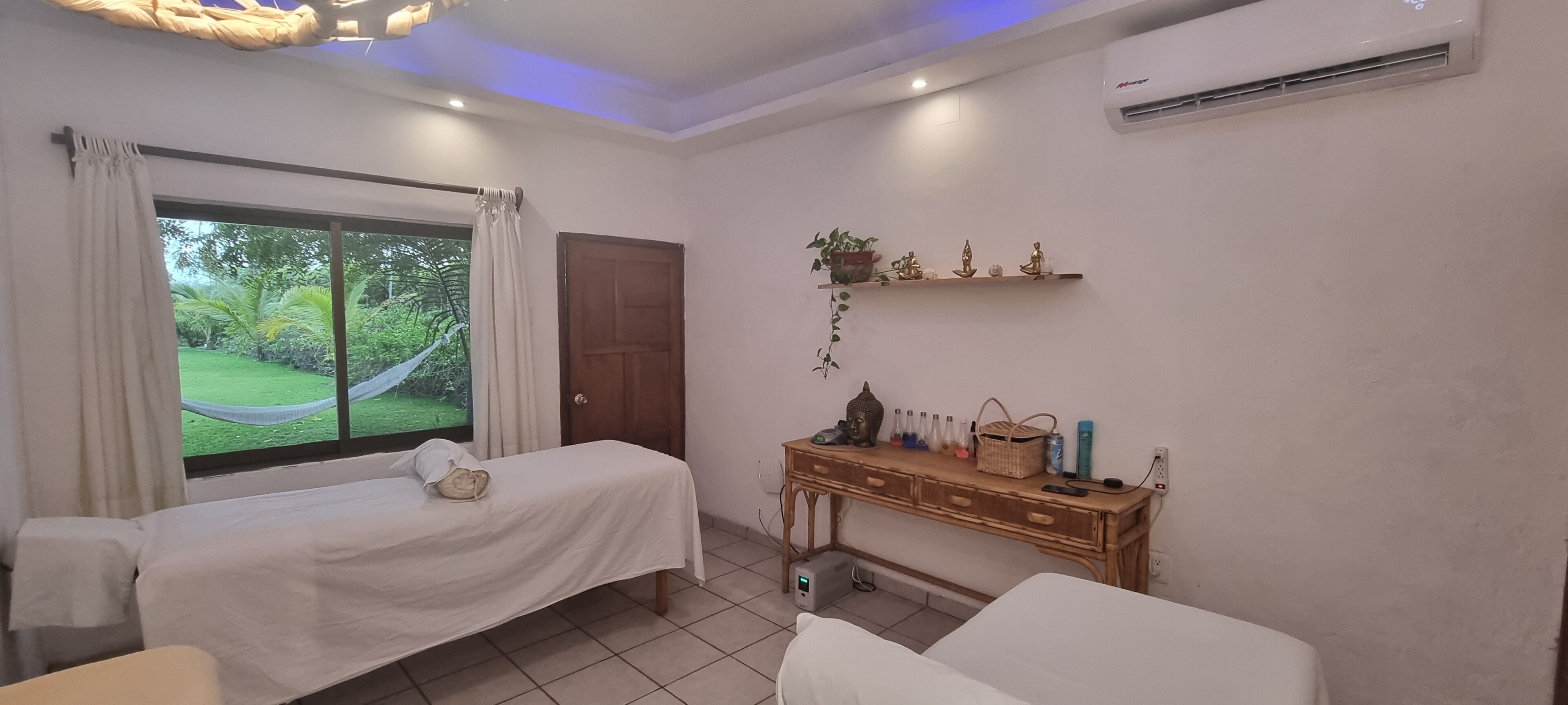 body treatments, aromatherapy, hot stone massages, deep-tissue massages