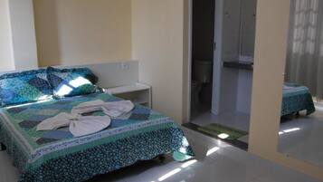 Habitación individual, 1 cama matrimonial, para no fumadores | Minibar, tabla de planchar con plancha, wifi gratis y ropa de cama