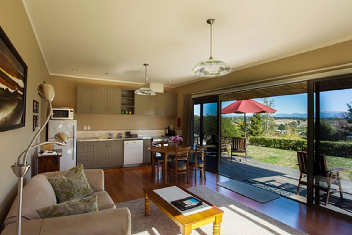 Ferienhaus, 2 Schlafzimmer, Küche (The Apple Cottage) | Wohnbereich | Flachbildfernseher
