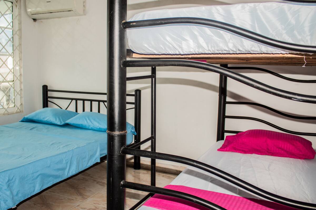 Iron/ironing board, free WiFi, bed sheets