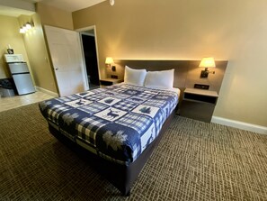 Svit Deluxe - 2 queensize-sängar | Mörkläggningsgardiner, strykjärn/strykbräda, gratis wi-fi och sängkläder