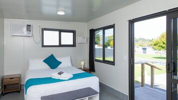 Economy Studio | Free WiFi, bed sheets