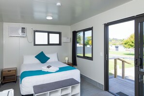 经济开间 | 免费 WiFi、床单