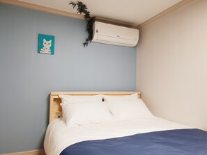 Chambre Double, 1 grand lit, salle de bains privée