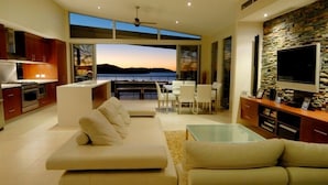 Unclassified image, 4 of 24, button - Whitsunday Views (Airlie Beach)