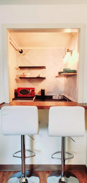 Family Suite, 1 Bedroom | Private kitchen | Fridge, microwave, coffee/tea maker - Western Lodge (Kimberley)