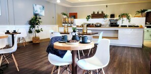 Free breakfast - Western Lodge (Kimberley)