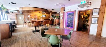Bar (en el alojamiento)