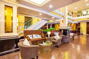 Reception hall - Floral Hotel · Dolphin Circle Pattaya (Pattaya)