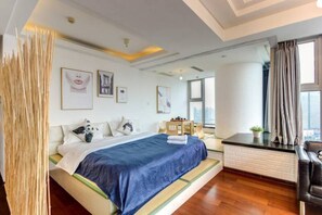 Classic Suite | Desk, blackout curtains, free WiFi - Chengdu Ruixi Coast Apartment (Chengdu)