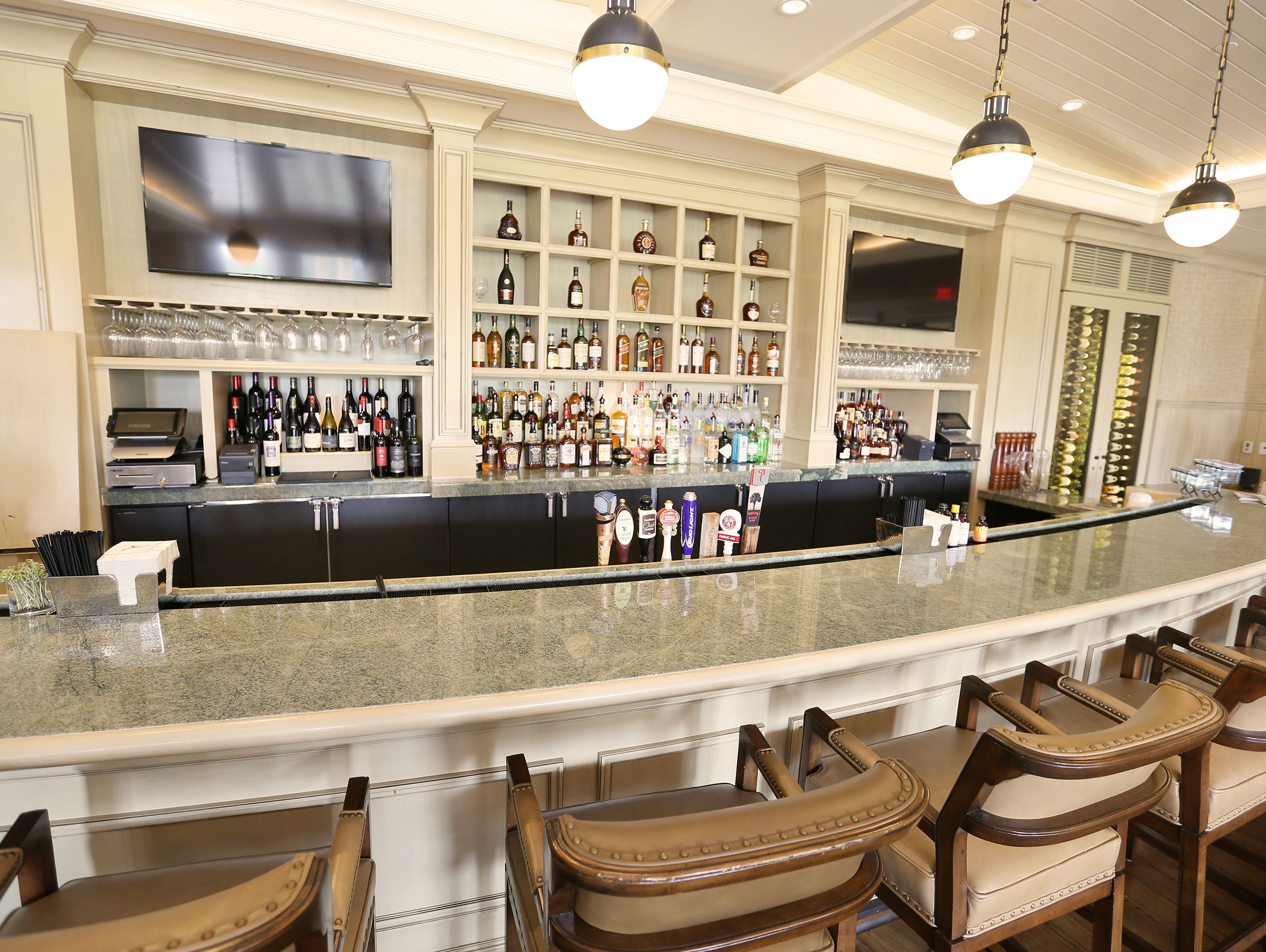 8 bars/lounges, poolside bar