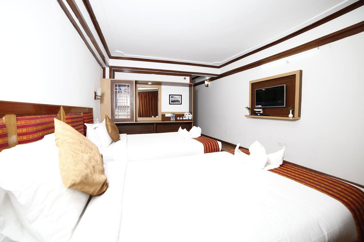 Premium Double or Twin Room, 1 Double Bed, Smoking, Hill View | 1 bedroom, premium bedding, in-room safe, desk