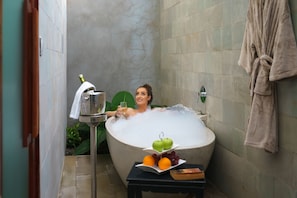 Cabana Suite, Access to Pool (Free One Way Airport Transfer) | Bathroom | Free toiletries, hair dryer, bathrobes, slippers - Gold Smith Residence (Siem Reap)