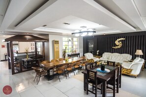 Front of property - Quezon Premier Hotel Candelaria (Candelaria)