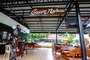 Breakfast, lunch, dinner served; local and international cuisine 