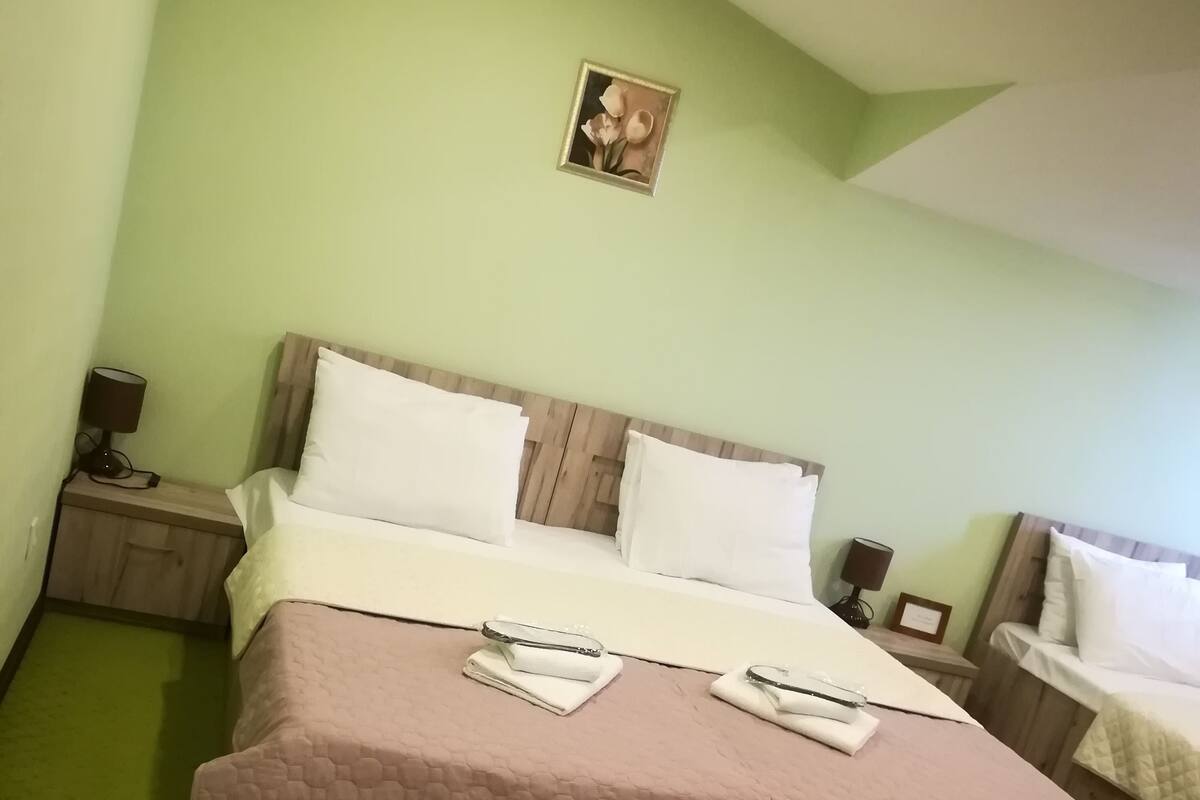 Triple Room, Balcony | Iron/ironing board, rollaway beds, free WiFi, bed sheets