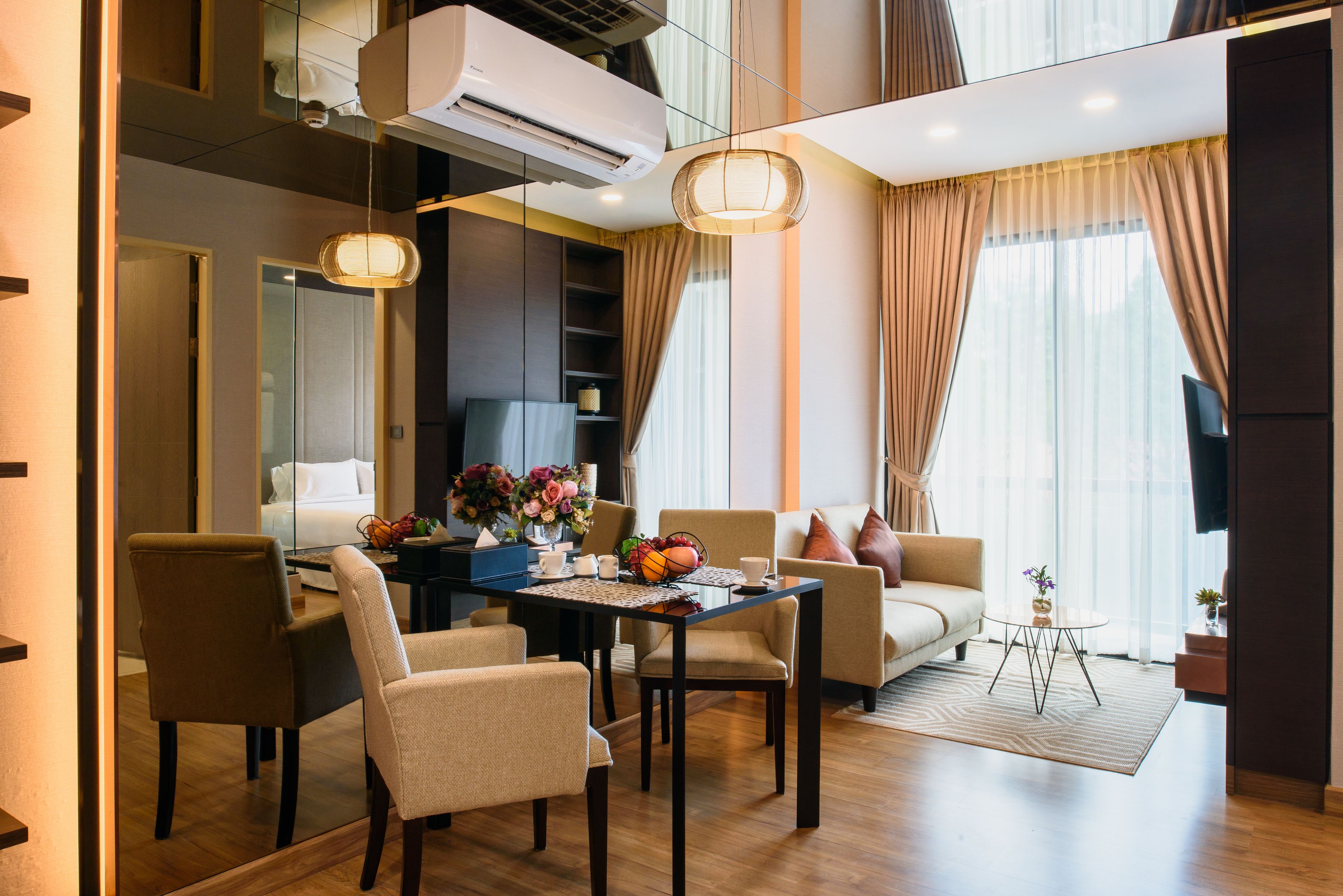 Parc Honeymoon Suite | Living area | Smart TV