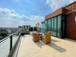 Parc S-Class Suite | 迷你吧、客房内保险箱、特色装修、特色家居