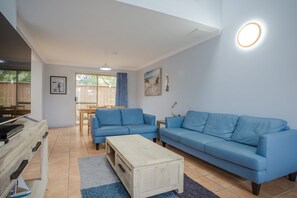 Apartment | Individually decorated, individually furnished, blackout drapes - Middleton Beach by the BnB Collection (Middleton Beach)