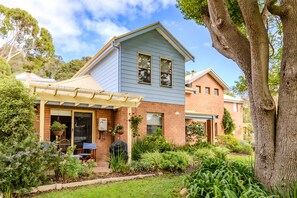 Apartment | Individually decorated, individually furnished, blackout drapes - Middleton Beach by the BnB Collection (Middleton Beach)