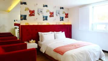 Superior Room | Individually decorated, individually furnished, desk, soundproofing