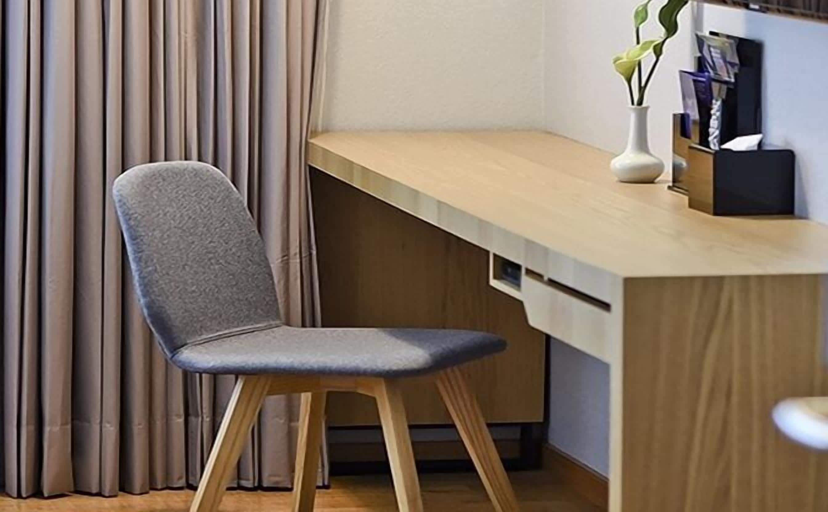 basic twin room, non smoking | desk, blackout curtains, free wifi, bed sheets