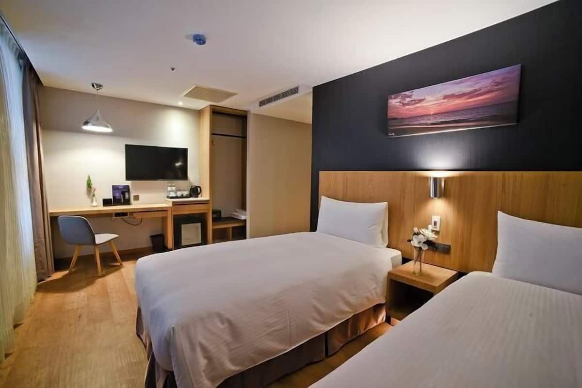 Desk, blackout drapes, free WiFi, bed sheets