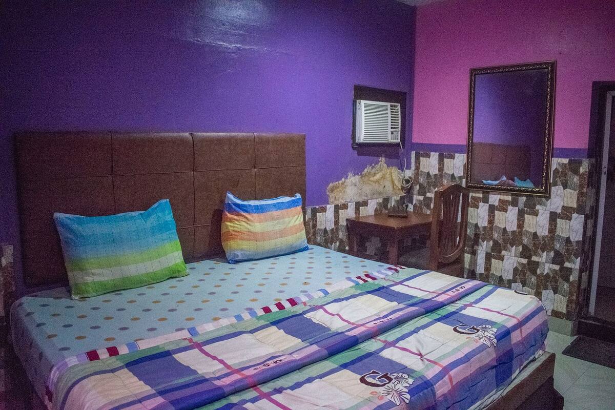 Deluxe tweepersoonskamer | 3 slaapkamers, een bureau, beddengoed