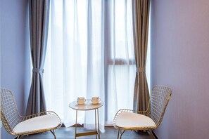 Ruokailu omassa huoneessa