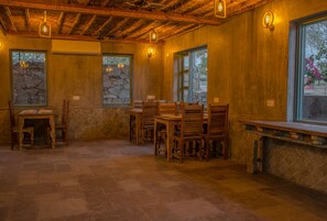 Frokostbuffé hver dag (INR 299 per person)