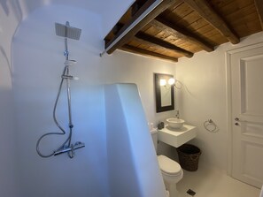 Superior Villa, 6 Bedrooms, Private Pool | Bathroom | Free toiletries, hair dryer, towels - Villa Alessandra - Near Ornos Beach (Mykonos)