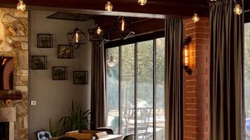 Breakfast, lunch, dinner served; local cuisine