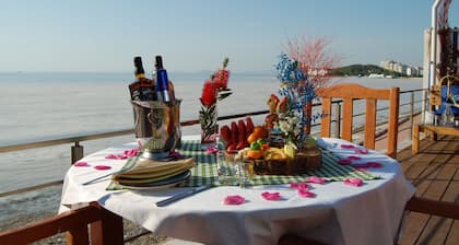 Grand Koru Otel Beach