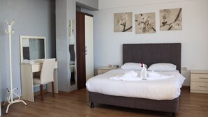 Junior Studio Suite, 1 Bedroom, Sea View
